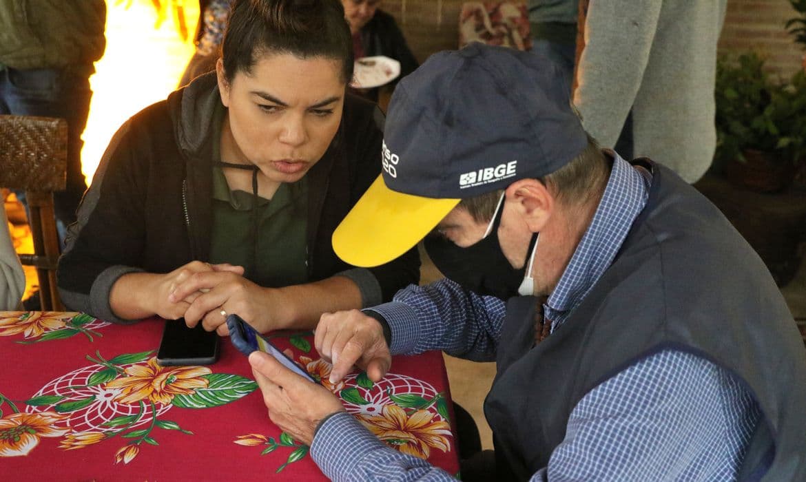 IBGE: Inscrições para 58 vagas temporárias encerram dia 10; R$ 3,6 mil
