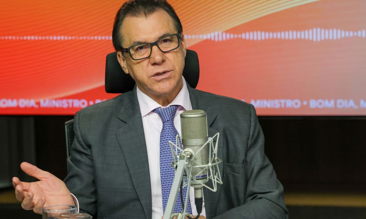 Marinho defende mobilização popular para acabar com a ‘cruel’ jornada 6×1