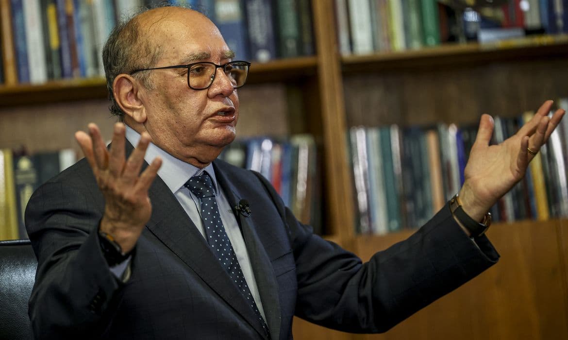 Mendes defende STF de ataques e adverte: crimes contra a democracia são imperdoáveis