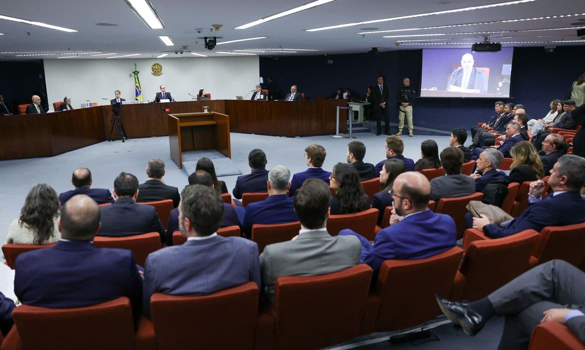 STF retoma julgamento de Bolsonaro e aliados por trama golpista