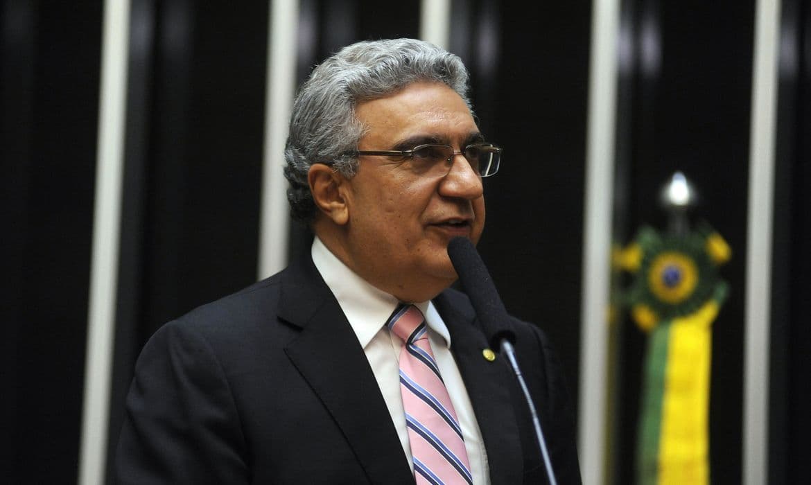 STJ afasta governador de TO; Laurez Moreira assume e troca secretários