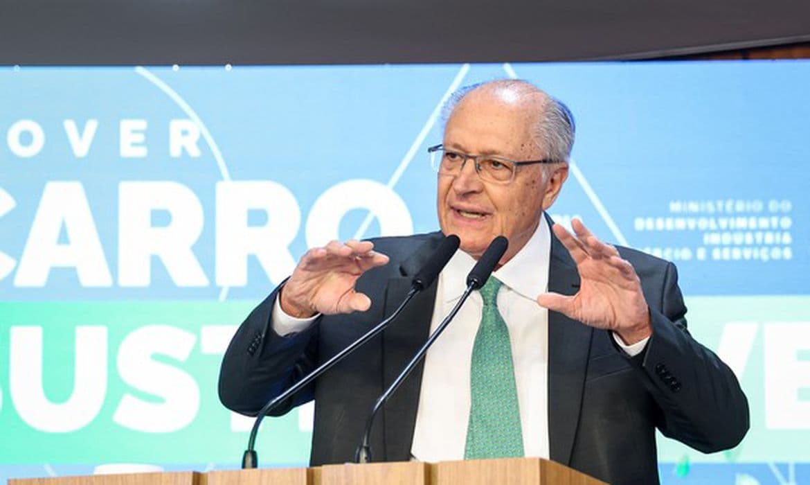 Alckmin vê bons motivos para diálogo Brasil-EUA após reunião Lula-Trump