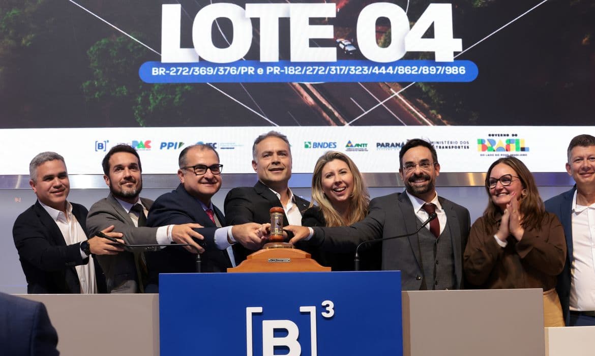 Brasil supera R$ 200 bilhões em concessões rodoviárias com leilão no PR
