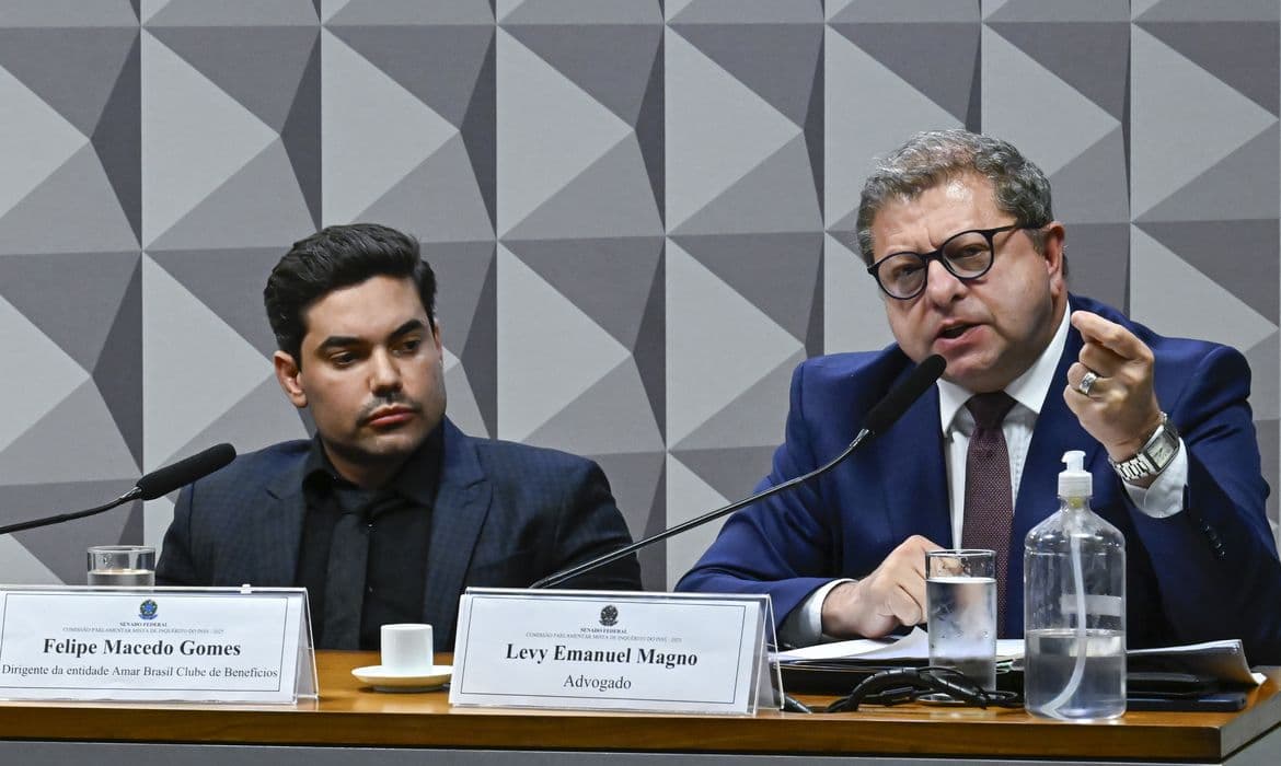 Deputado pede prisão de ex-presidente de entidade de R$700 mi por silêncio em CPMI
