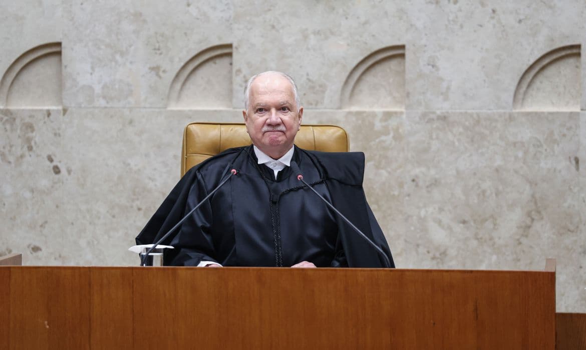 Fachin defende cultura democrática para impedir autoritarismo