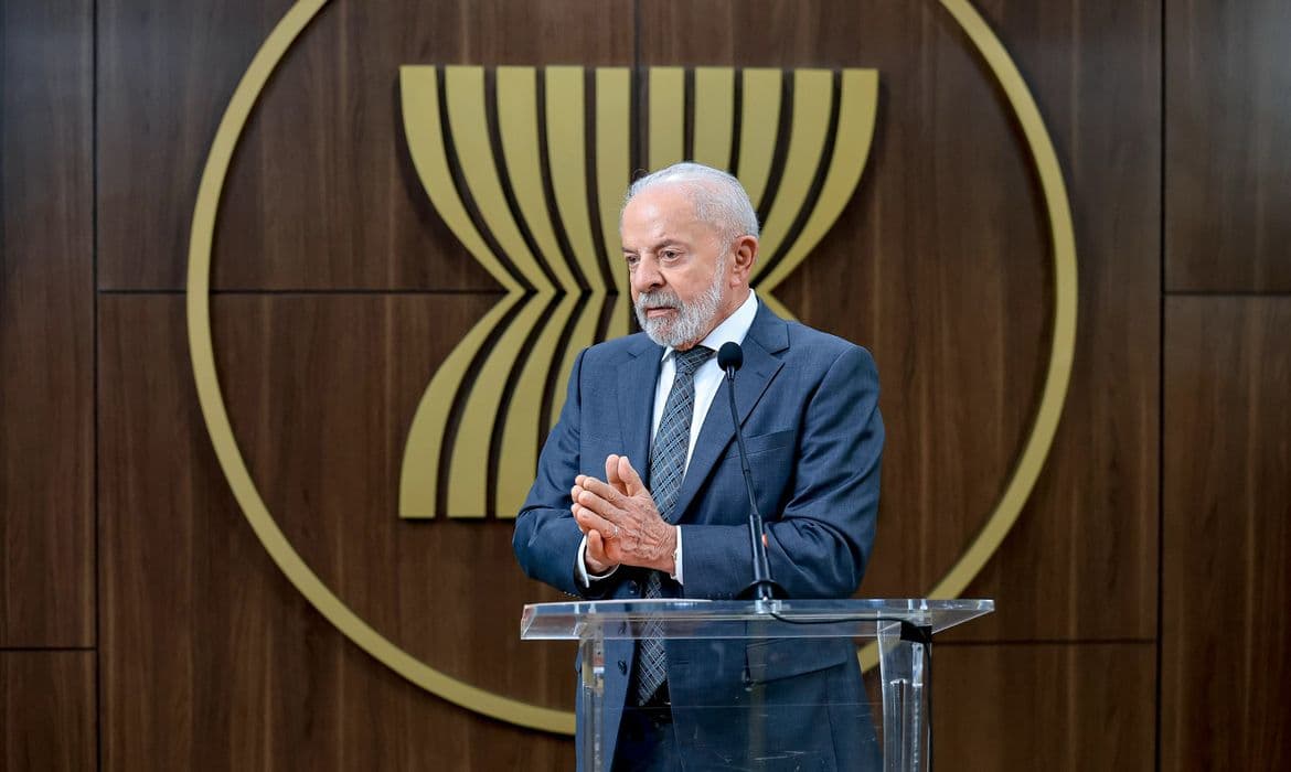 Lula discutirá sanções dos EUA a ministros do STF com Trump na Malásia