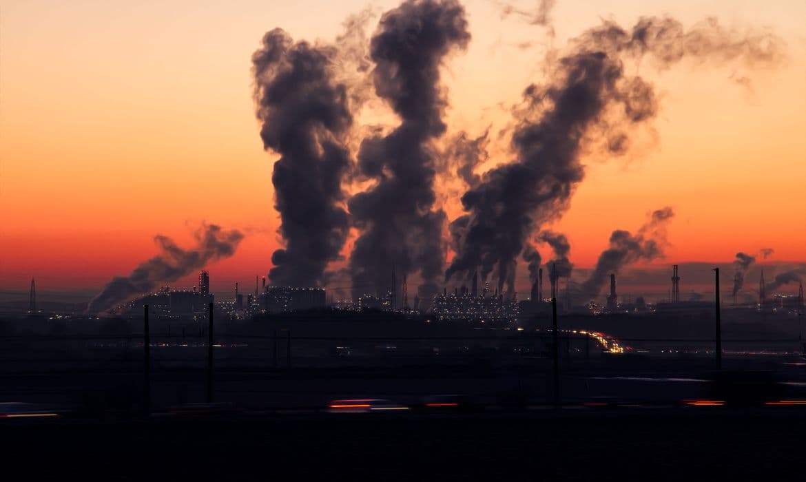 ONU alerta: CO² atinge nível recorde em 2024, intensificando crise climática
