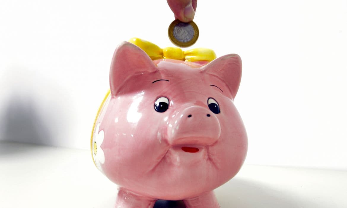 Poupança tem 3º mês seguido de saques e perde R$ 15 bilhões em setembro