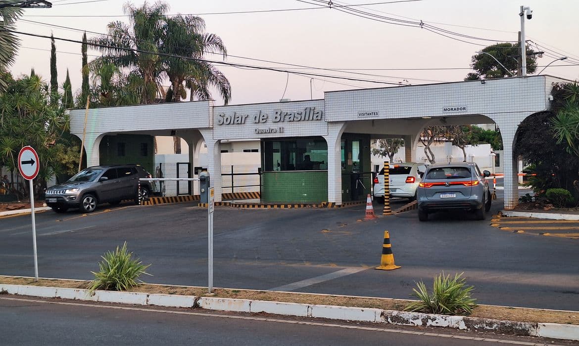 Prisão domiciliar: Moraes permite festa de 15 anos da filha de Bolsonaro