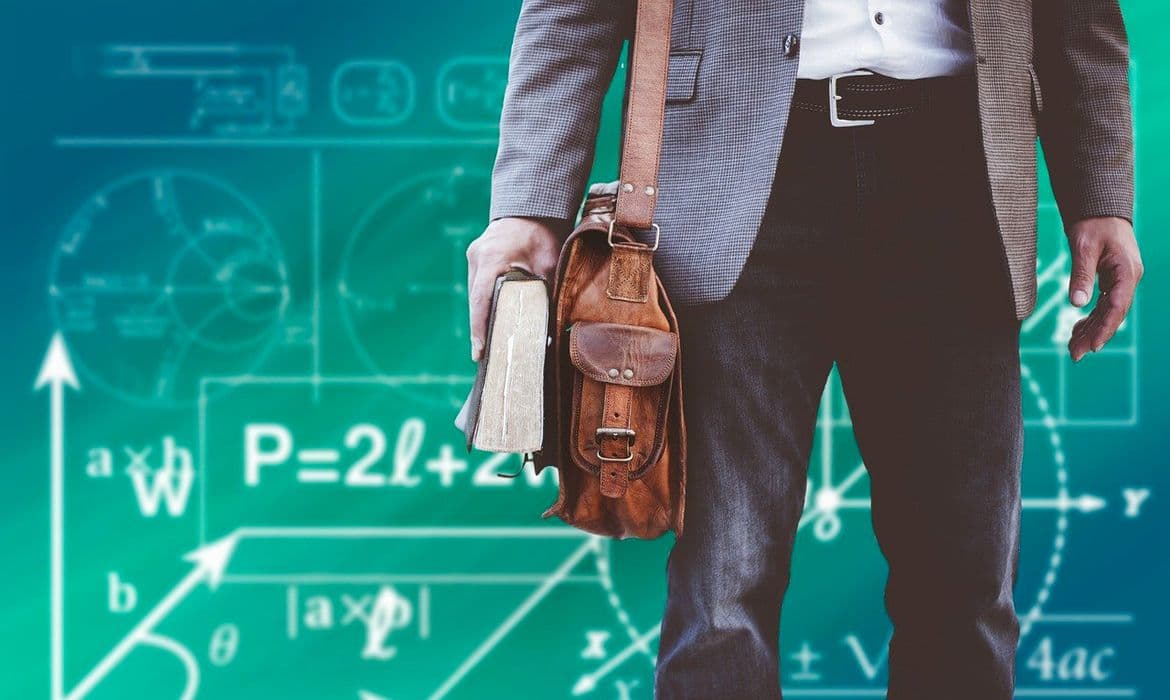 RJ: Professores alertam sobre 100+ escolas que não pagam salários