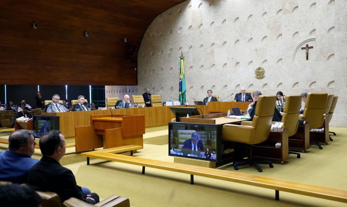 STF forma maioria e mantém parentes em cargos políticos