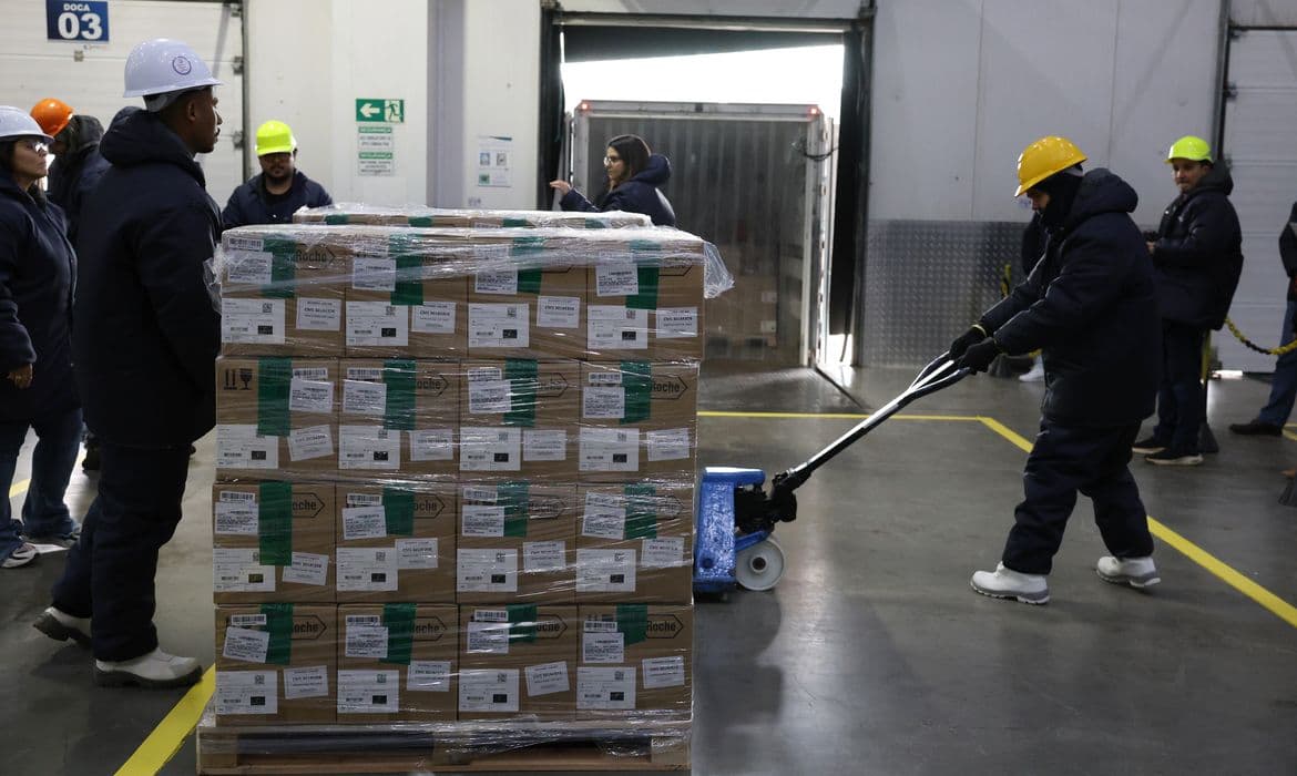 SUS recebe 1º lote de remédio que reduz 50% a mortalidade do câncer de mama