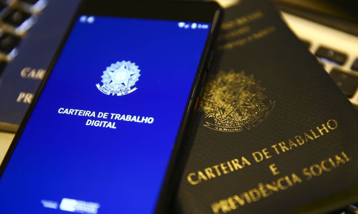Brasil cria 85 mil empregos formais em outubro, diz Caged