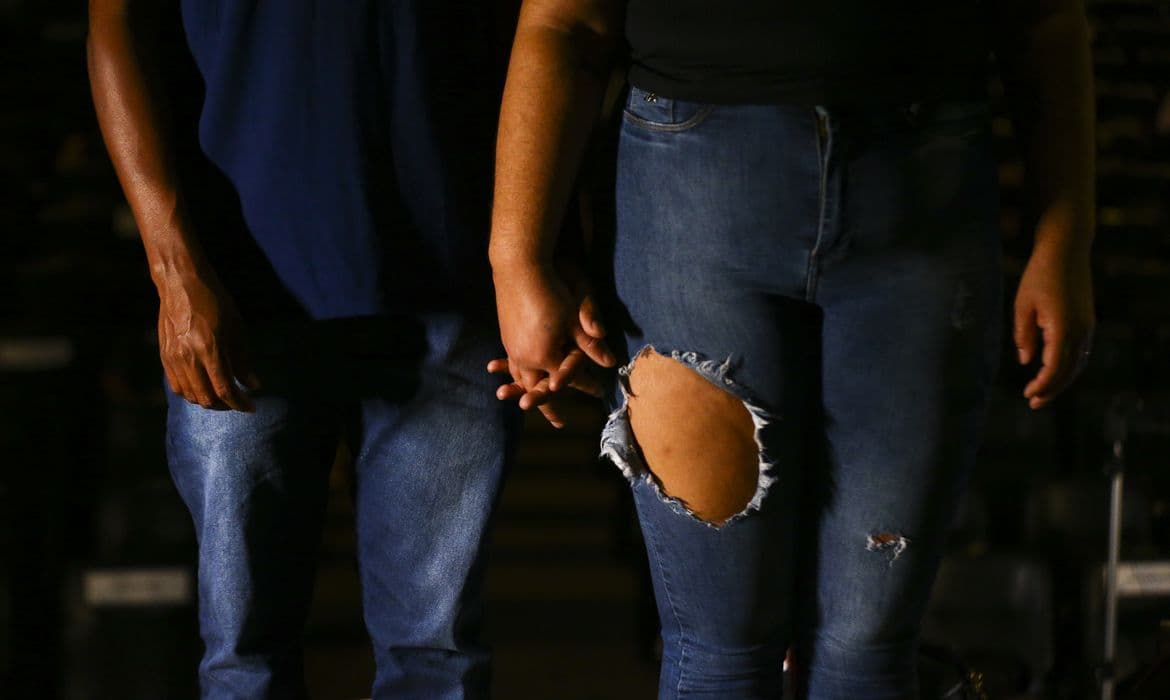 Censo 2022: Casais sem filhos quase dobram em 22 anos no Brasil