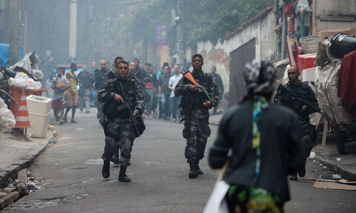 Especialistas alertam para riscos da retórica de governadores no combate ao crime