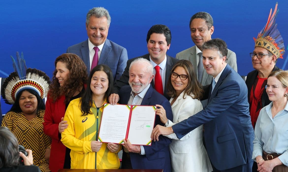 Lula encaminha projetos para 2 novas federais: Unind e UFEsporte