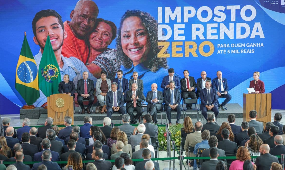 Lula sanciona isenção de IR até R$5 mil e aumenta taxação para os mais ricos
