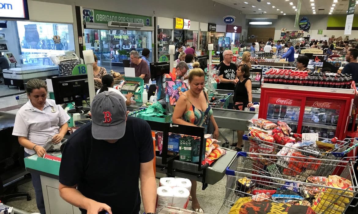 Mercado reduz previsão de inflação para 4,55% em 2025, acima da meta
