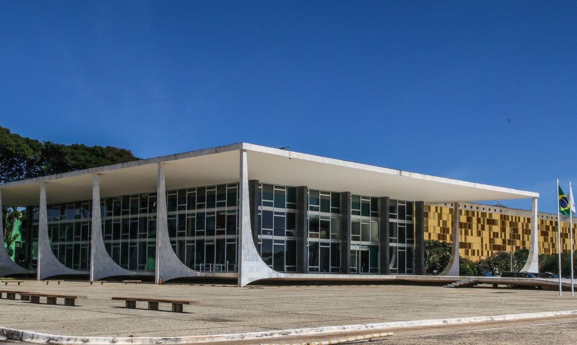 Moraes nega ida de coronel réu em trama golpista à formatura da filha
