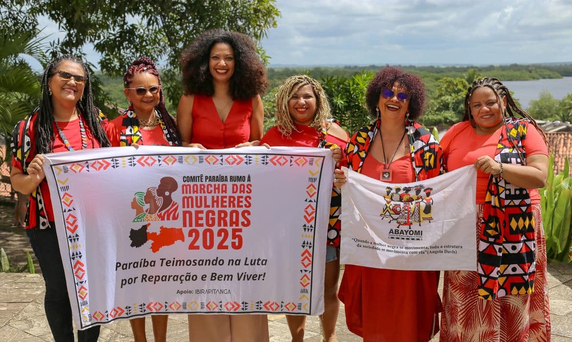 Mulheres Negras Marcham em Brasília por Reparação Histórica e Bem-Viver