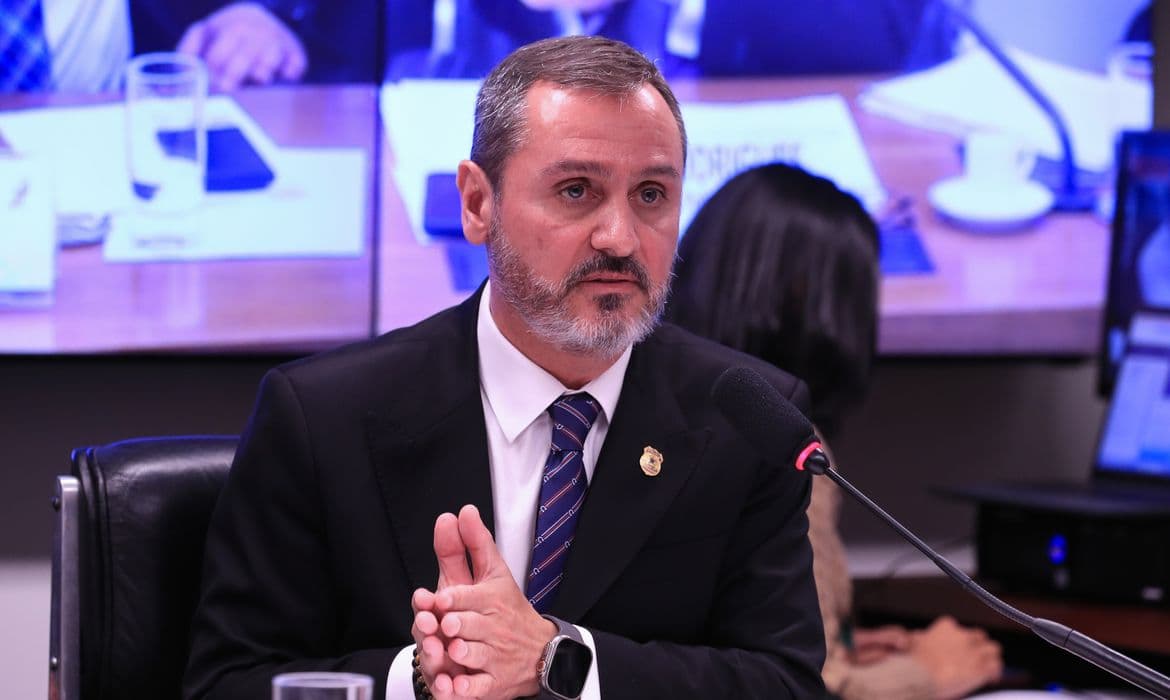 PF pede 38% a mais no orçamento e defende dobrar efetivo em CPI
