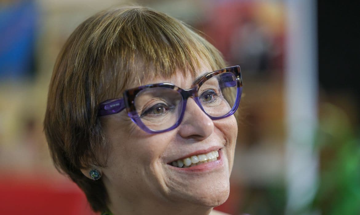 Senado homenageia mulheres fundamentais na redemocratização