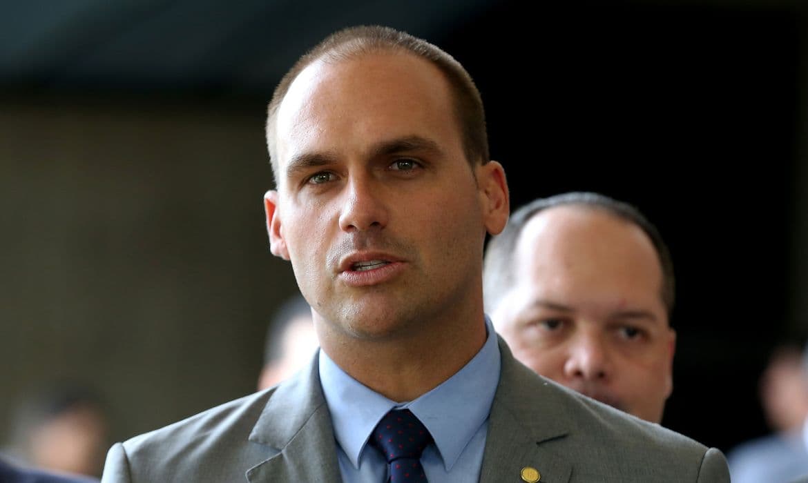 STF decide se Eduardo Bolsonaro vira réu por coação em julgamento virtual