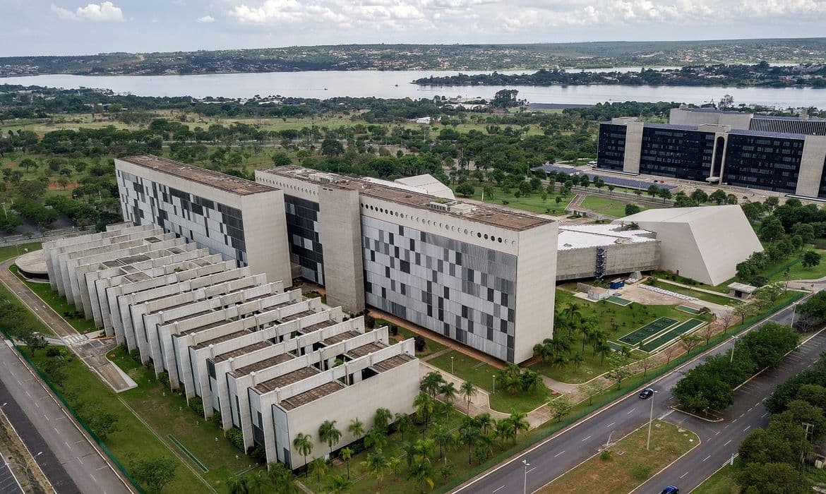 STJ decide por unanimidade: militares trans não podem ser afastados das Forças Armadas