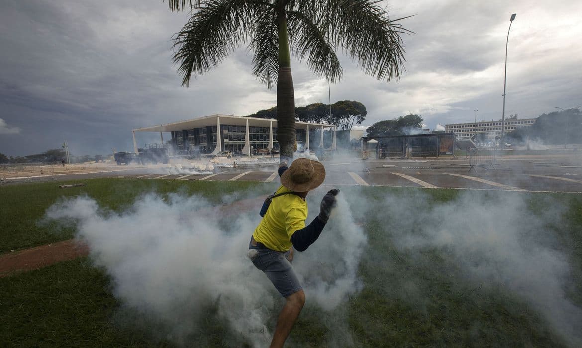 Trama golpista: STF ouve defesa de “kids pretos”; general pede absolvição