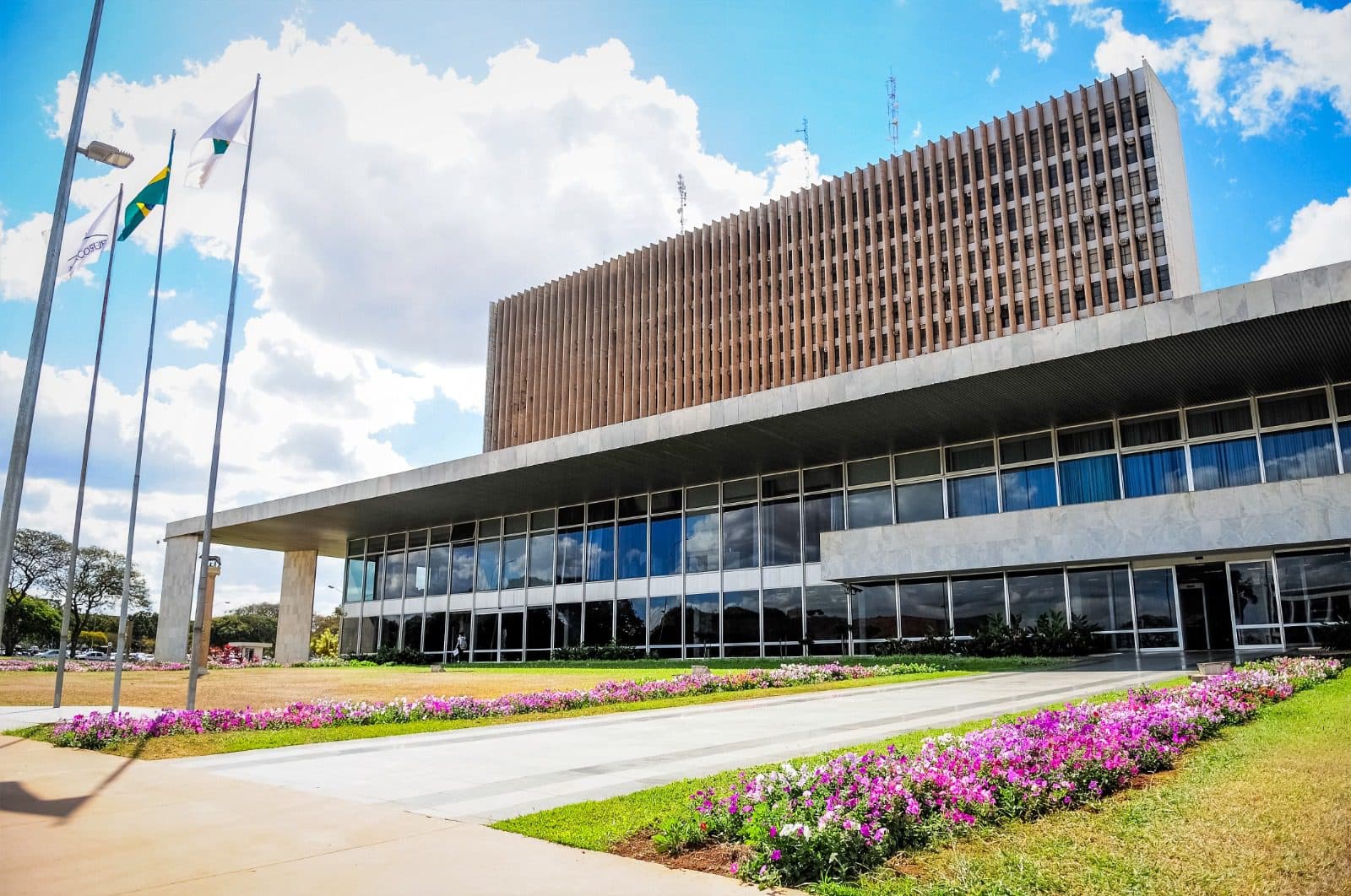 Orçamento GDF 2026 Aprovado: R$ 74,4 Bilhões com Foco em Segurança e Saúde