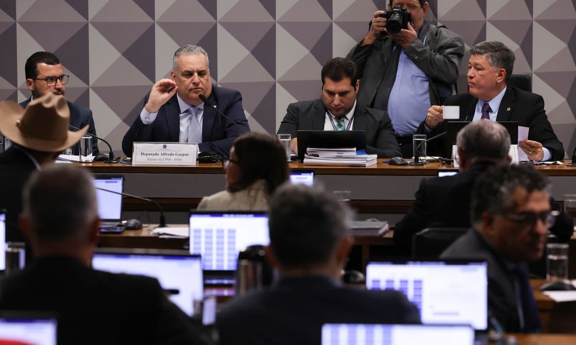 CPMI do INSS nega convocação de Lulinha e ministro Messias