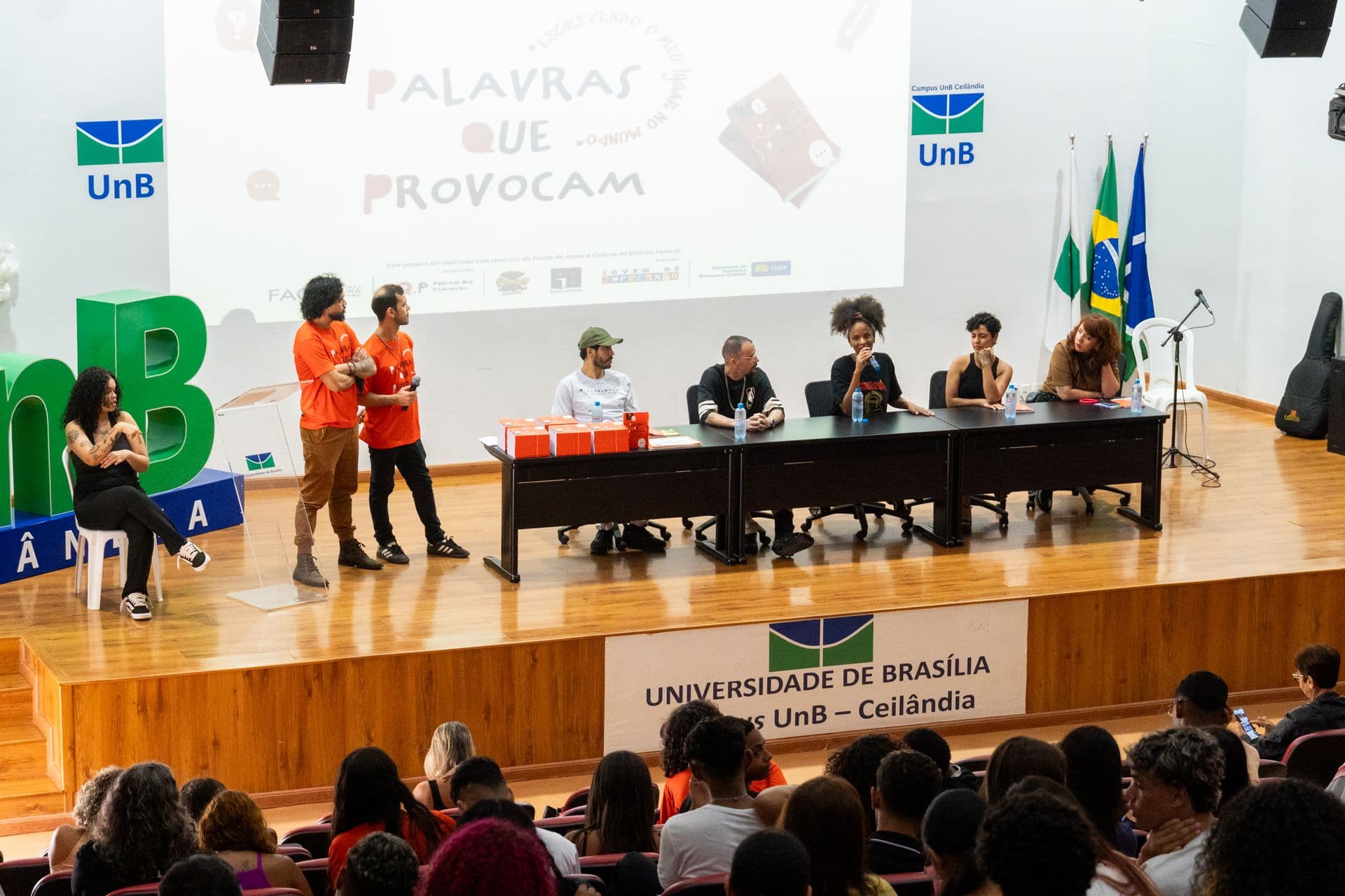 Estudantes de Ceilândia lançam livro “P.Q.P.” e fortalecem protagonismo juvenil