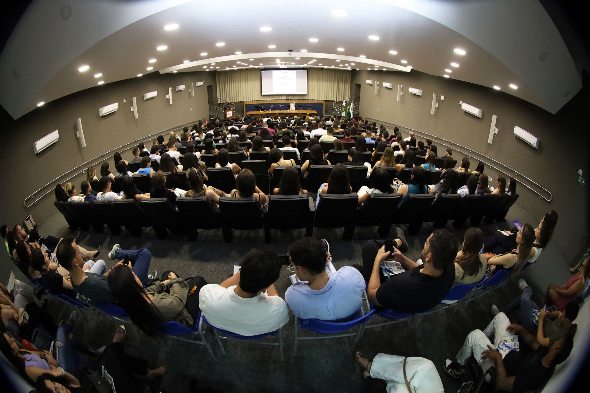 Fepecs fecha 2025 com recorde de conquistas, novos laboratórios e orçamento ampliado