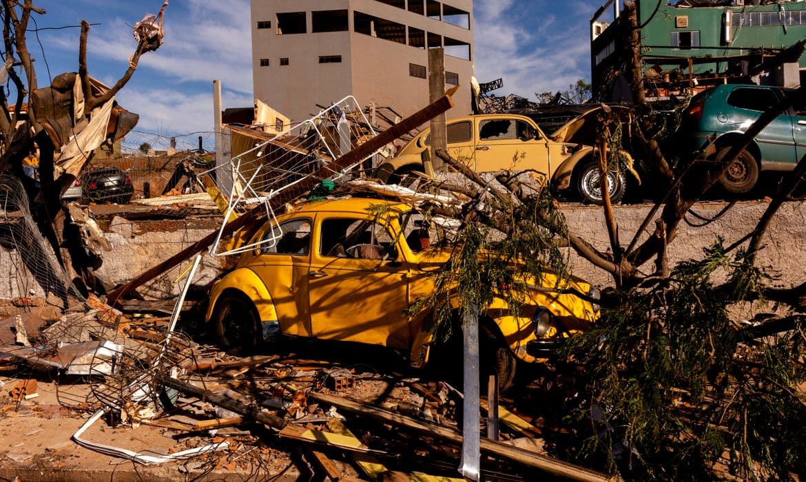 Governo federal cria grupo para atuar em áreas de tornados no Paraná