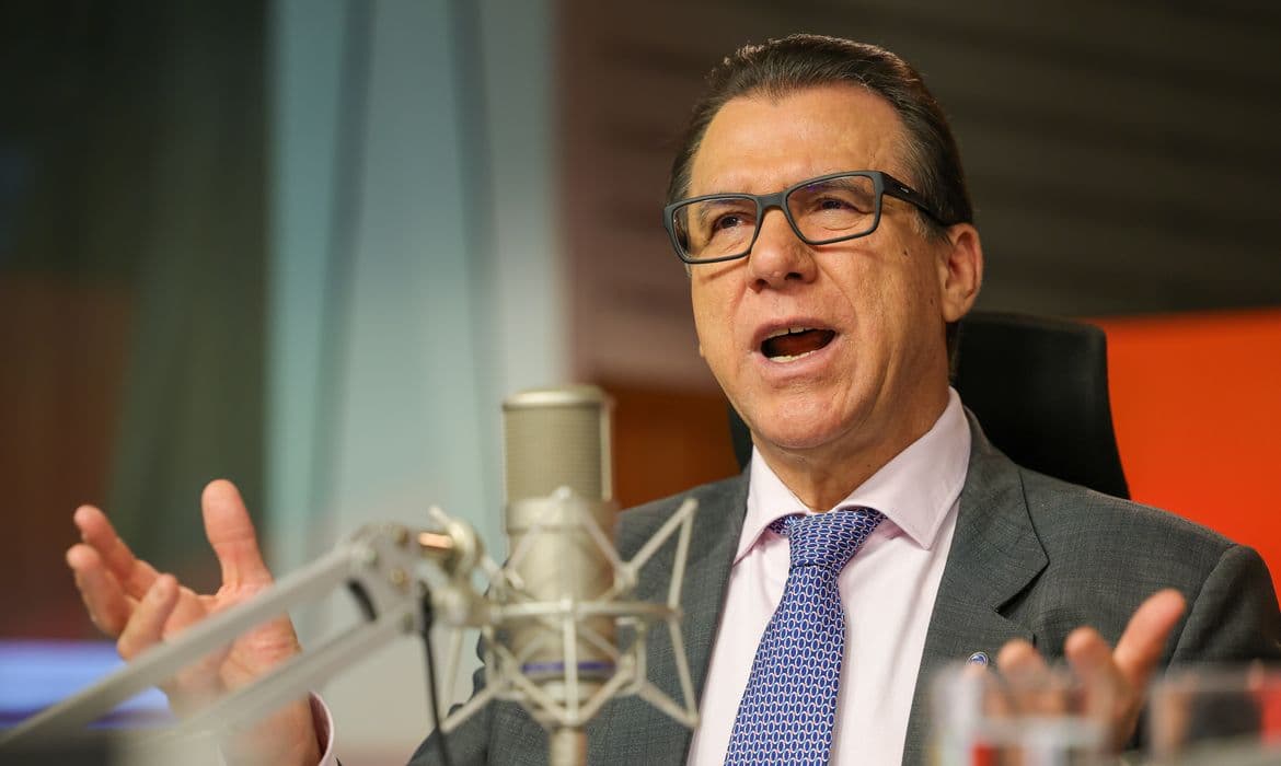 Marinho defende fim da 6×1 e financiamento de sindicatos