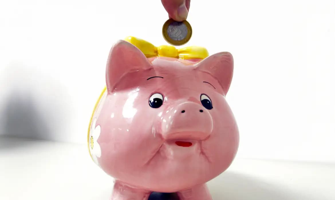 Saques superam depósitos na poupança em R$ 2,85 bi em novembro