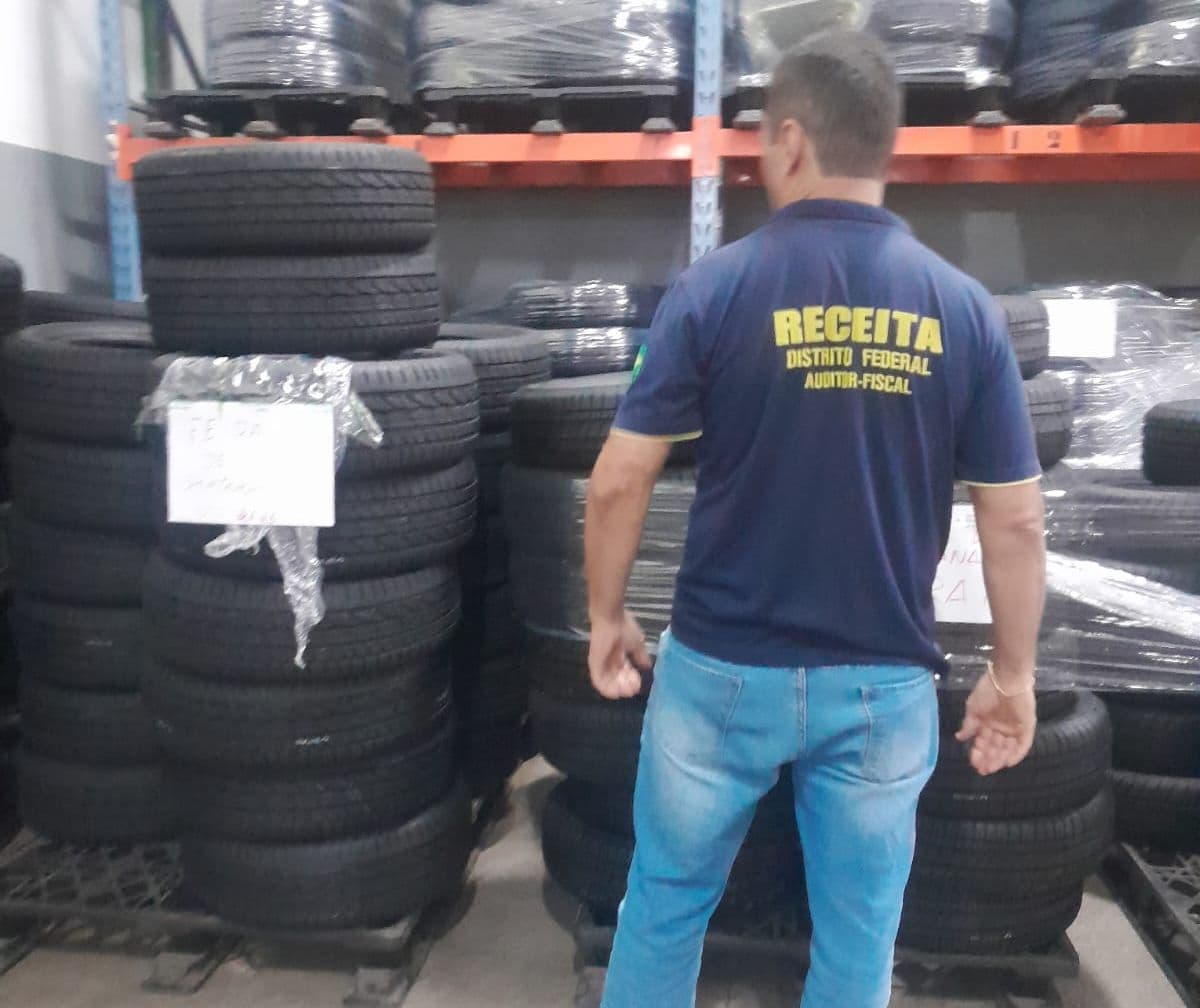 Fiscalização no DF apreende R$ 1,6 milhão em cargas com notas fiscais fraudulentas
