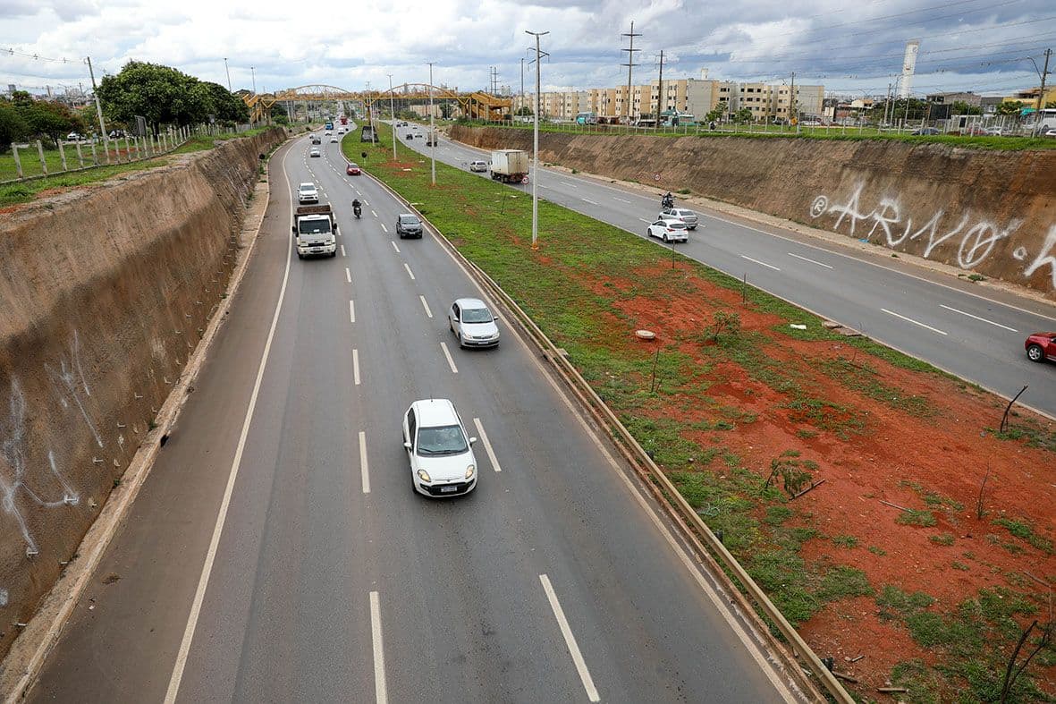 Viaduto Recanto das Emas e Riacho Fundo II: Trânsito flui e moradores ganham tempo