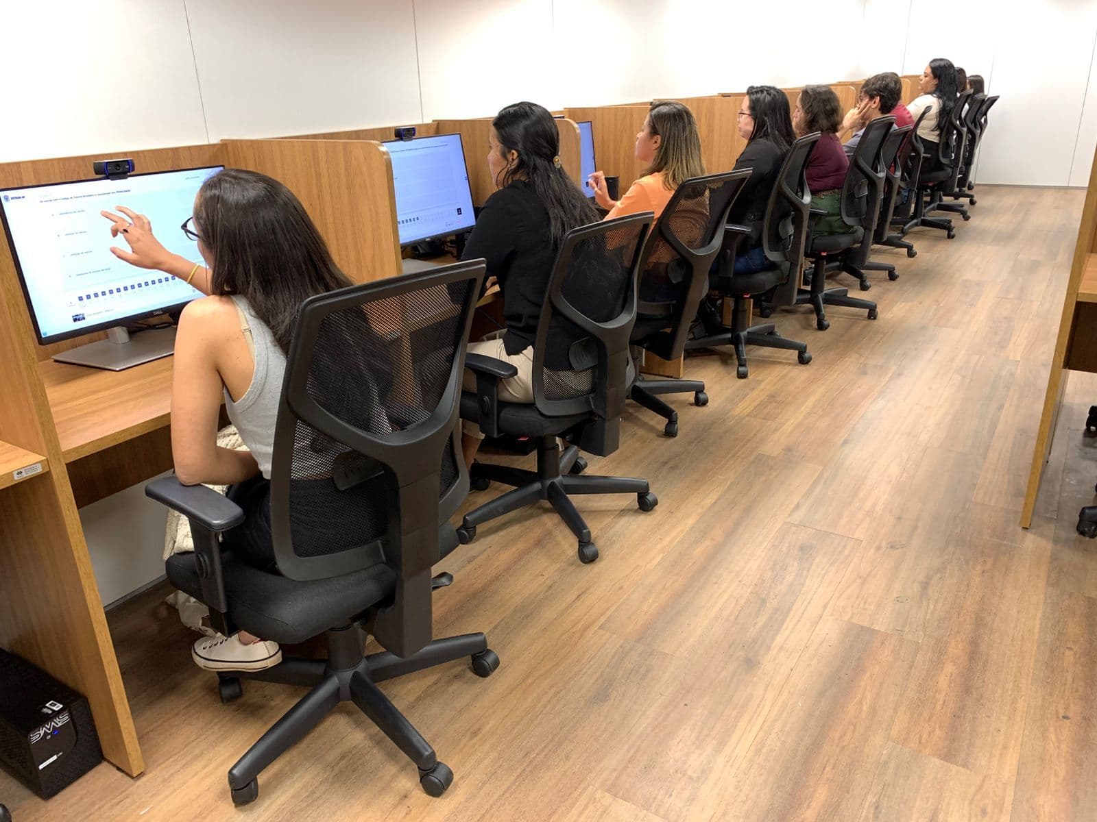 Nova CNH: Detran-DF aplica mais de 3 mil exames teóricos com novo formato