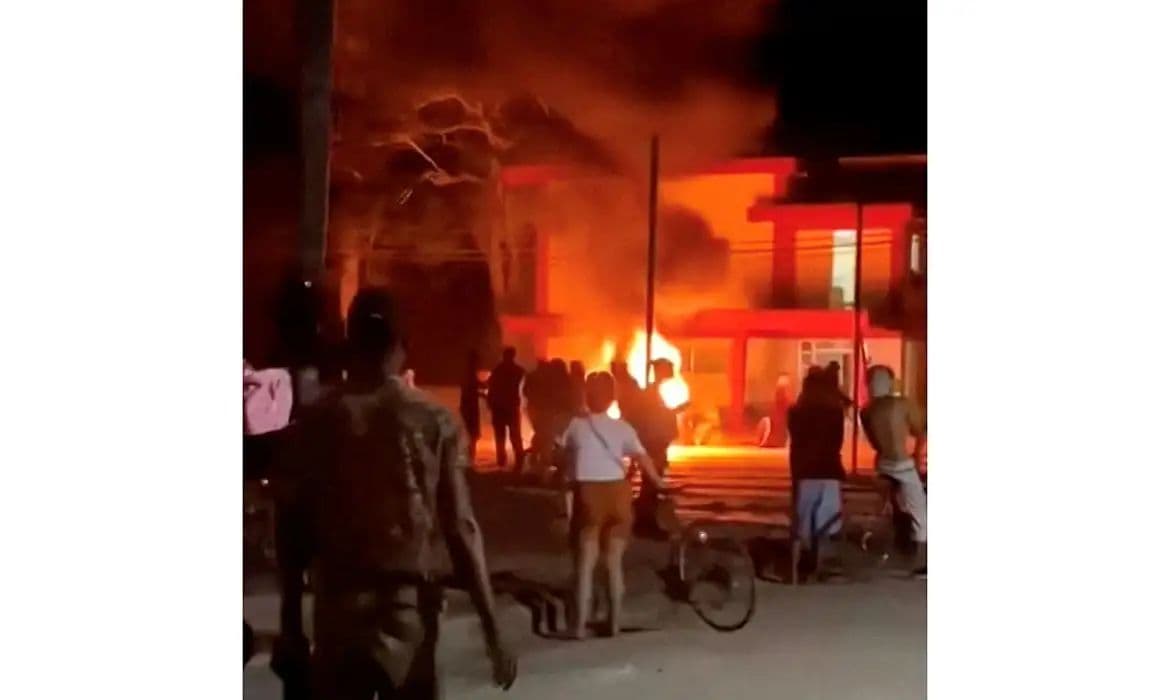 Crise energética gera protestos e ataques a sedes do governo em Cuba