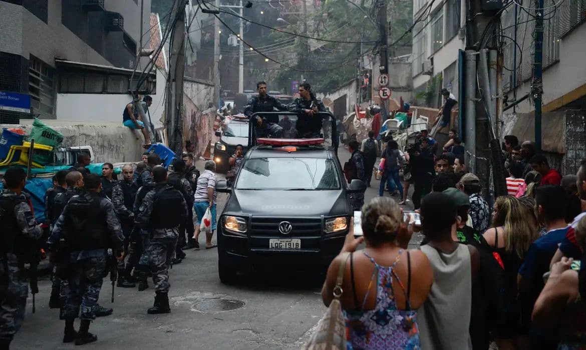 Operações na Maré deixaram 160 mortos e prejuízo escolar em dez anos