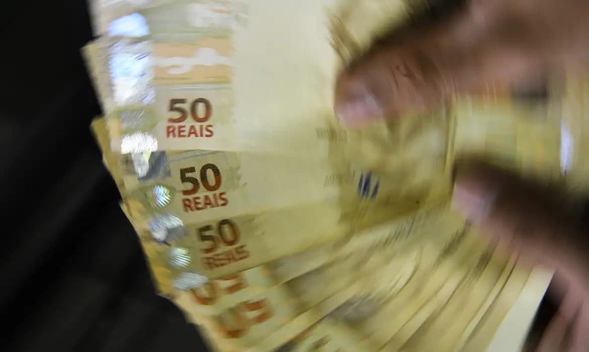 Receita Federal paga lote da malha fina do Imposto de Renda nesta terça (31)