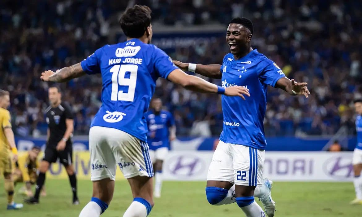 Cruzeiro vence Boca Juniors e assume liderança na Libertadores