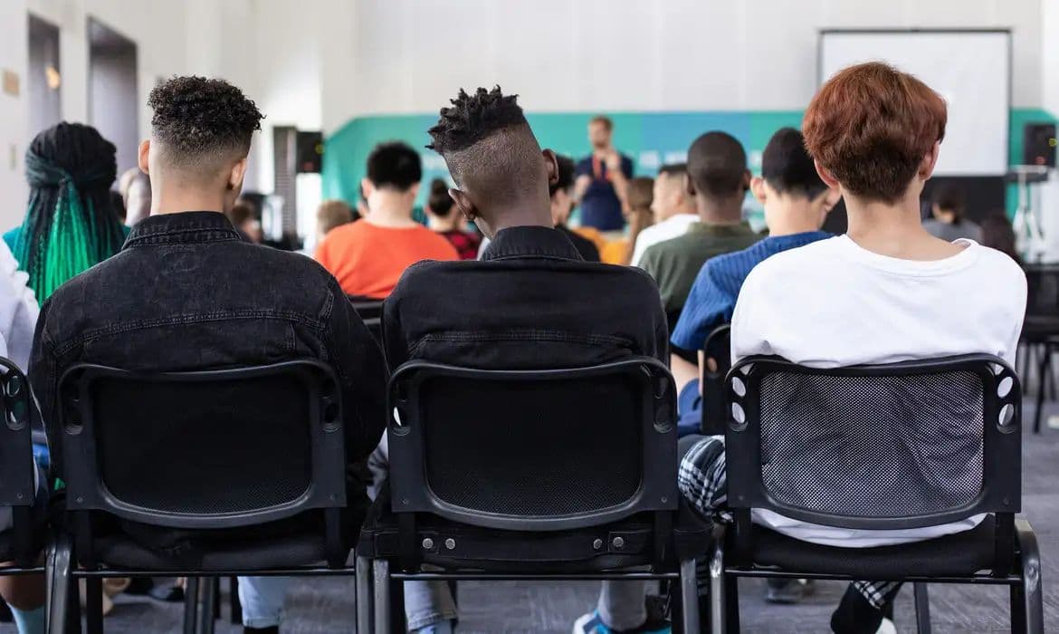 Ensino de Jornalismo debate desafios éticos frente à Inteligência Artificial