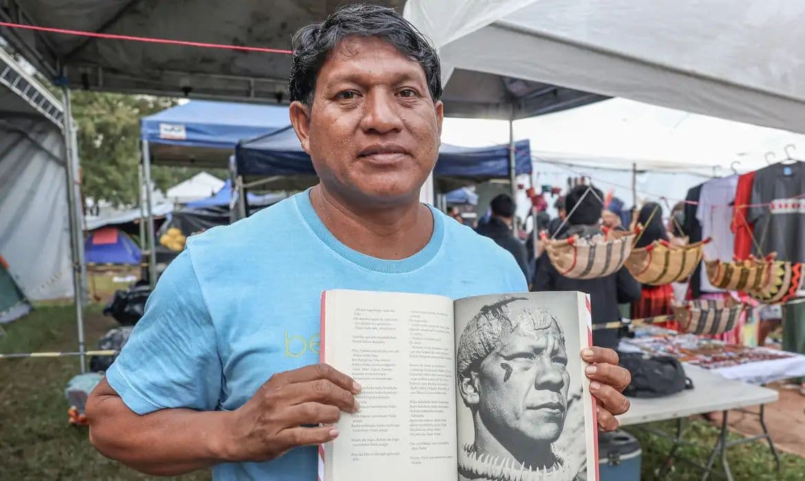 Nahu Kuikuro: O líder indígena que aprendeu português para salvar o Xingu