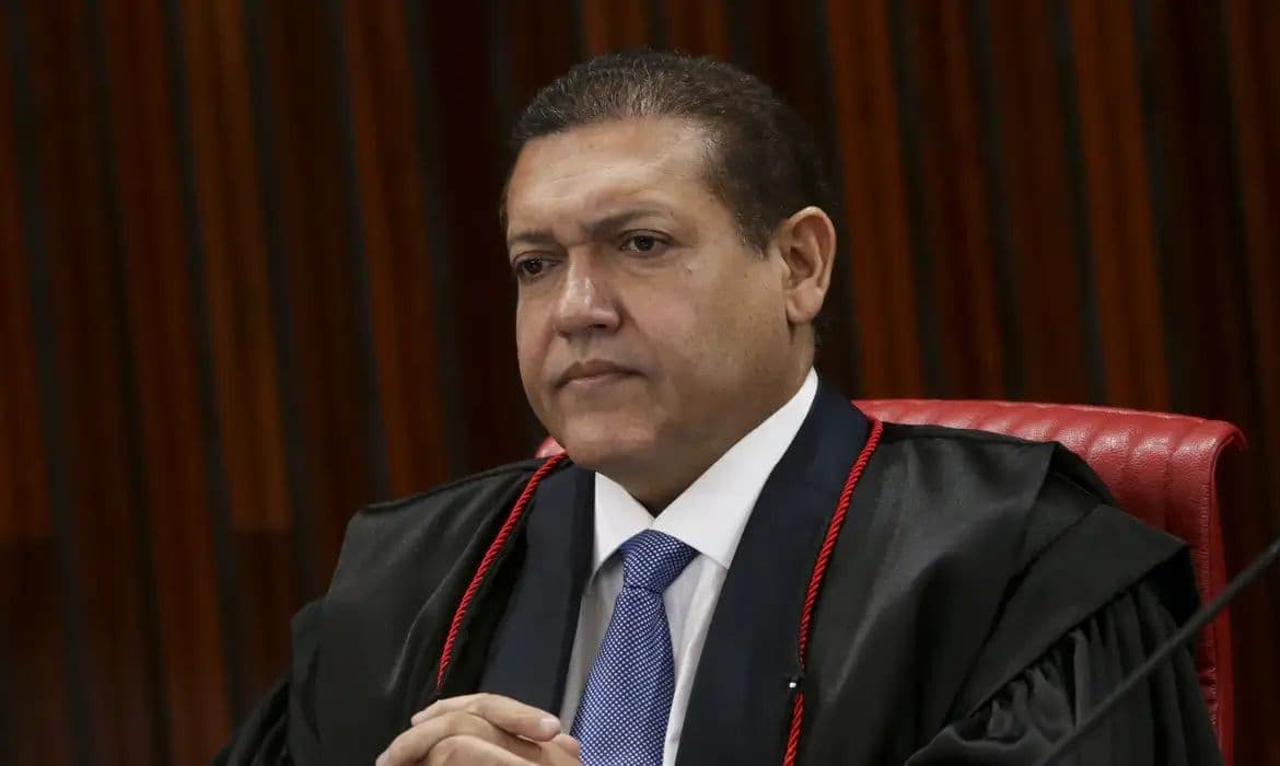 Nunes Marques assume a presidência do TSE em maio