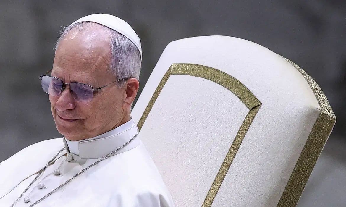 Papa Leão XIV rebate críticas de Trump e reafirma foco no Evangelho
