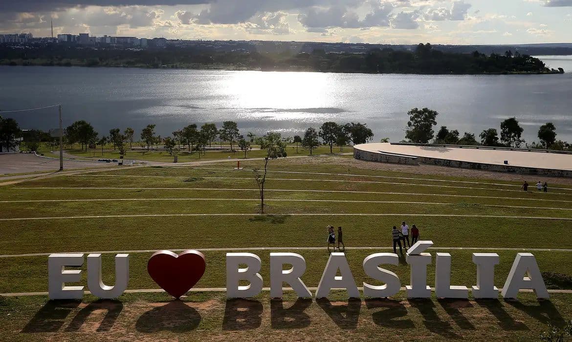 Rádio Nacional celebra 66 anos de Brasília com programação especial