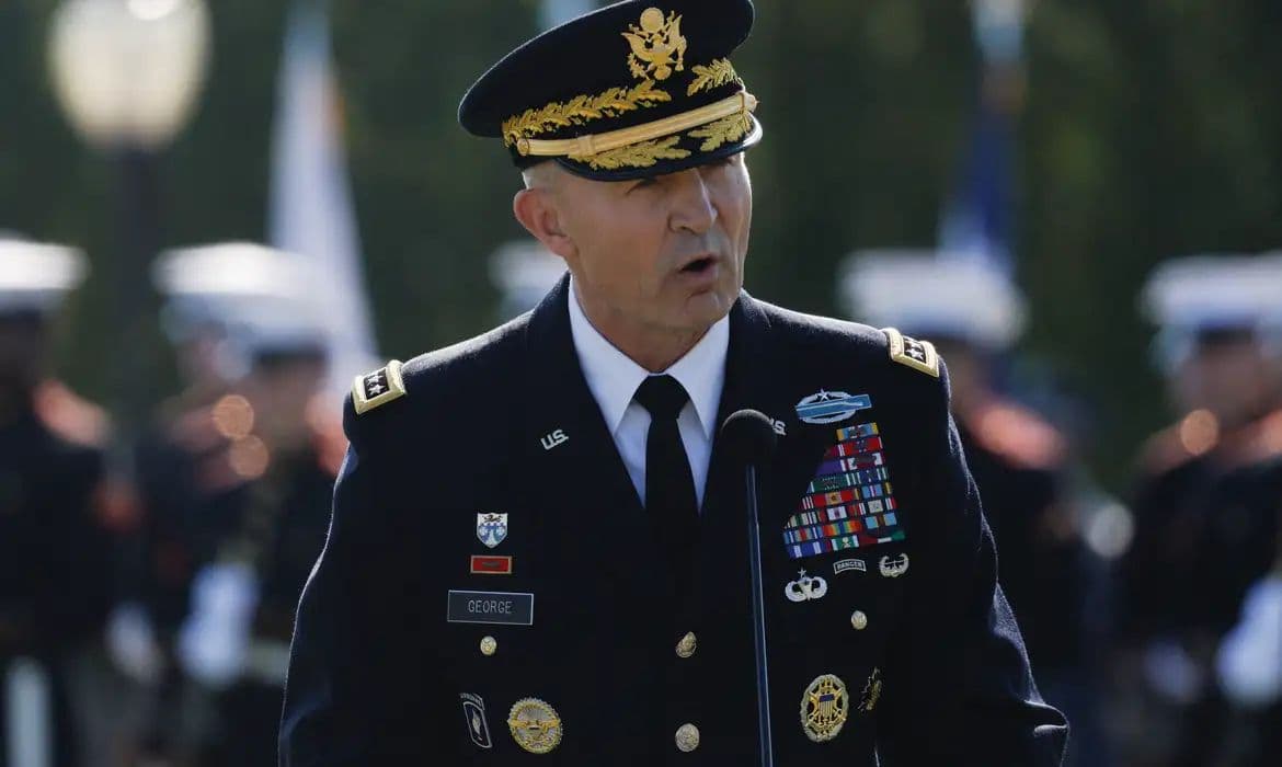 Secretário de Defesa dos EUA demite chefe do Estado-Maior do Exército