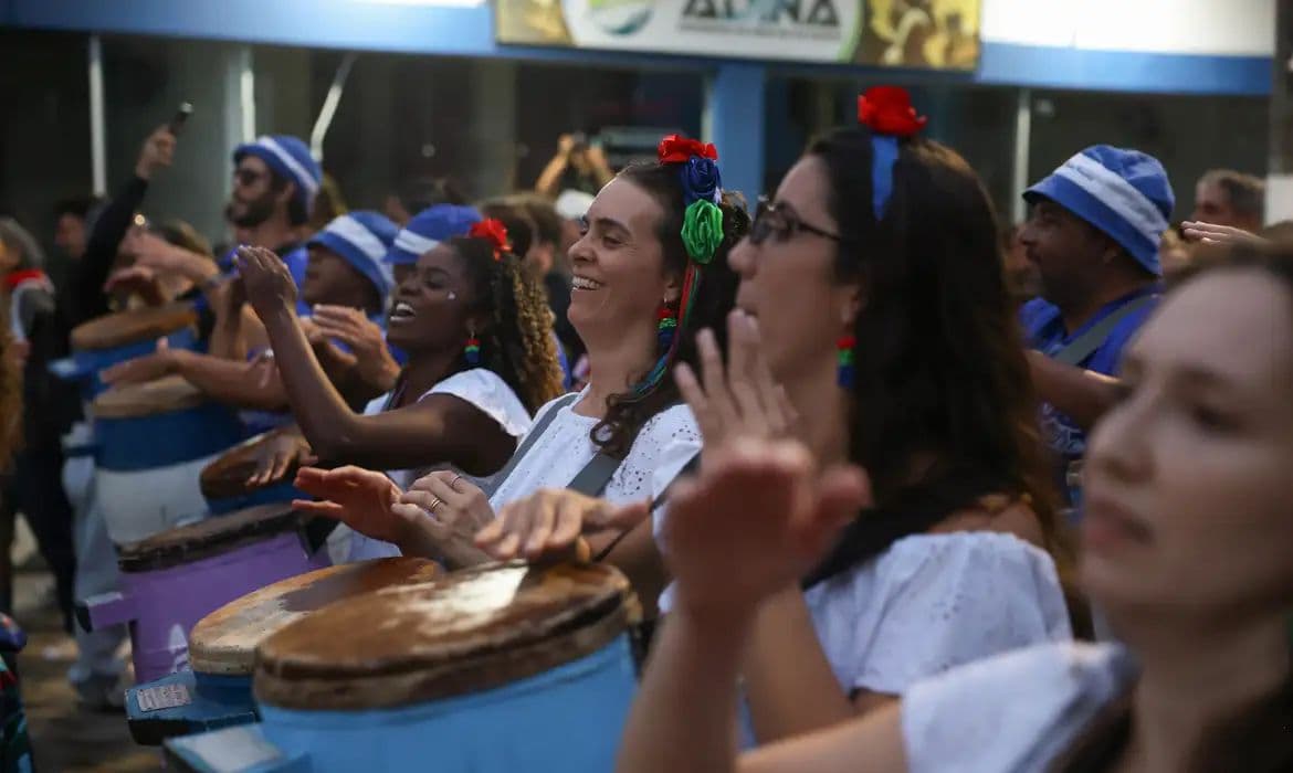 Cortejo de congo capixaba reúne três gerações de uma mesma família no ES